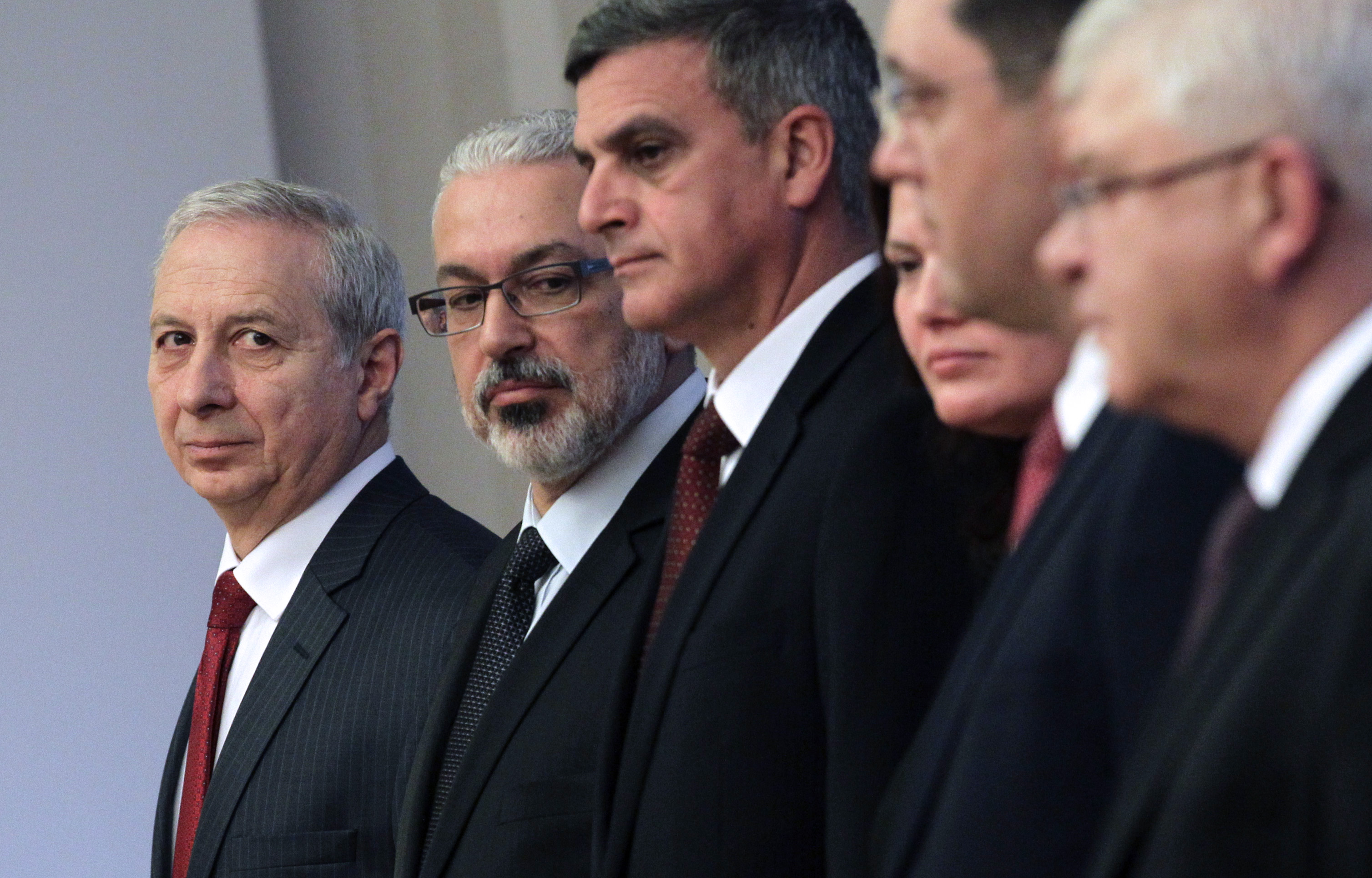 Министри от служебното правителство и премиерът Огнян Герджиков