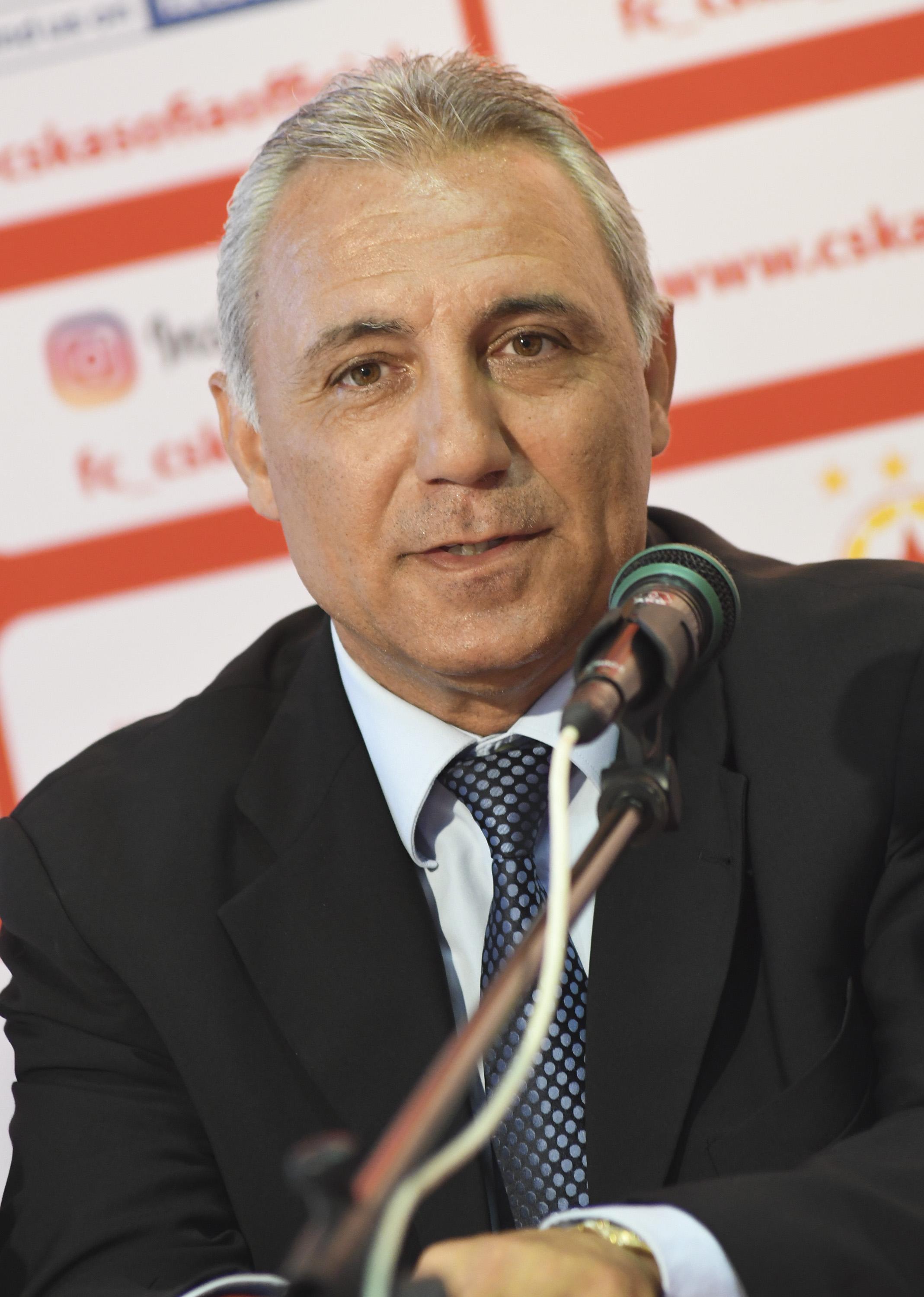 Христо Стоичков е почетен консул от 2011 г.