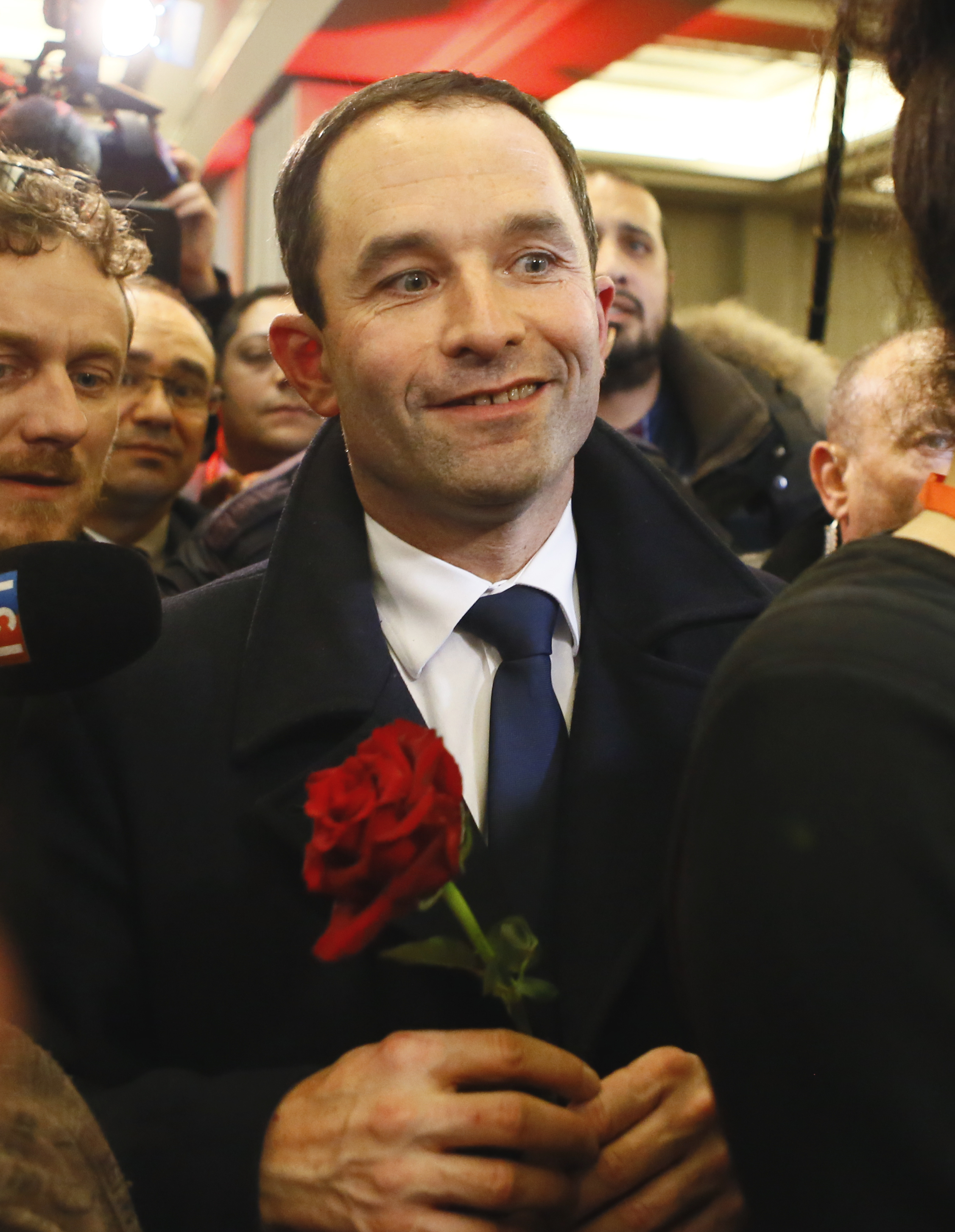 Крайноляв кандидат на социалистите за президент на Франция