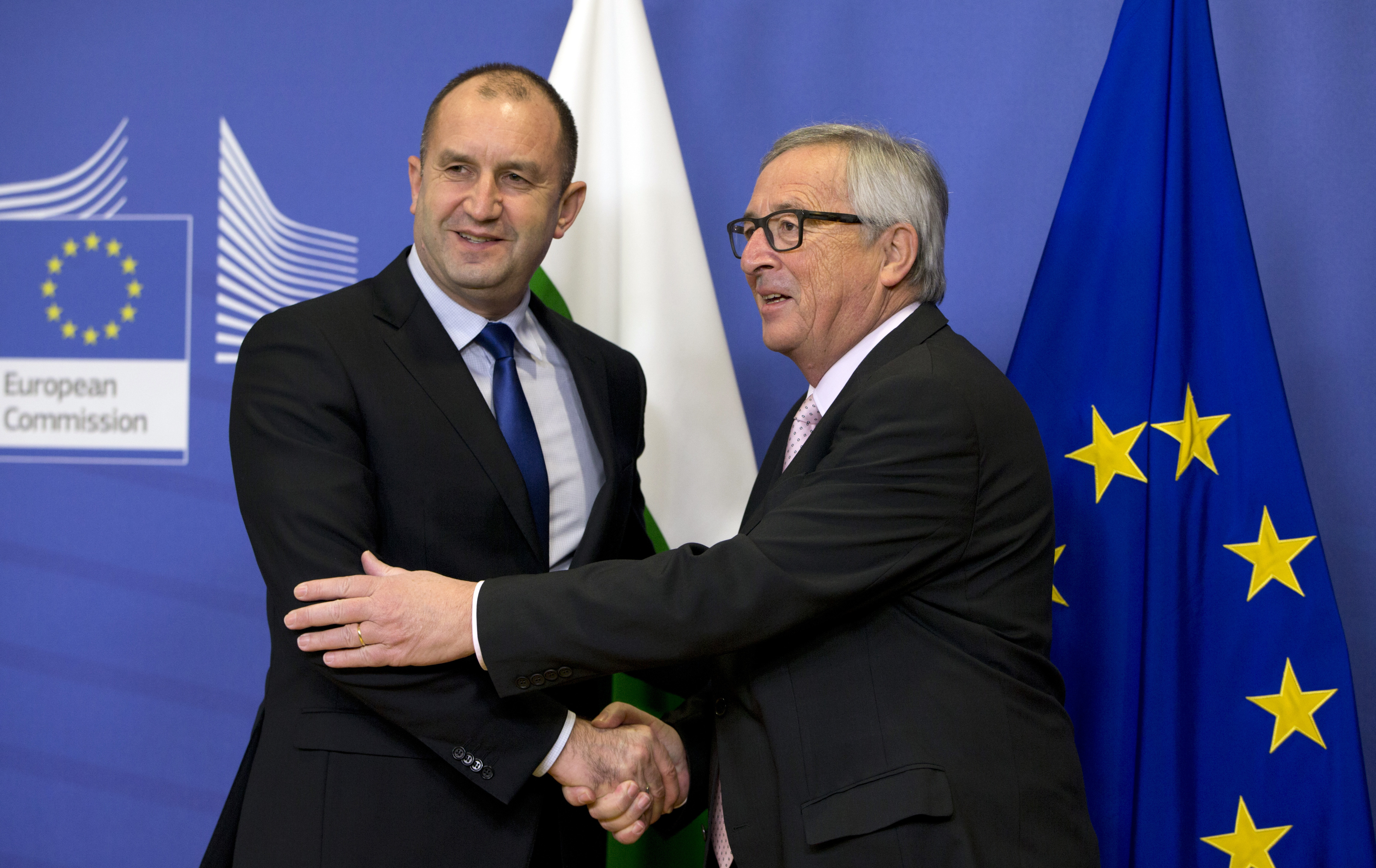 Радев и Юнкер обсъдиха единството и сигурността на ЕС