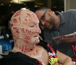 Фред Кругър отново оживява