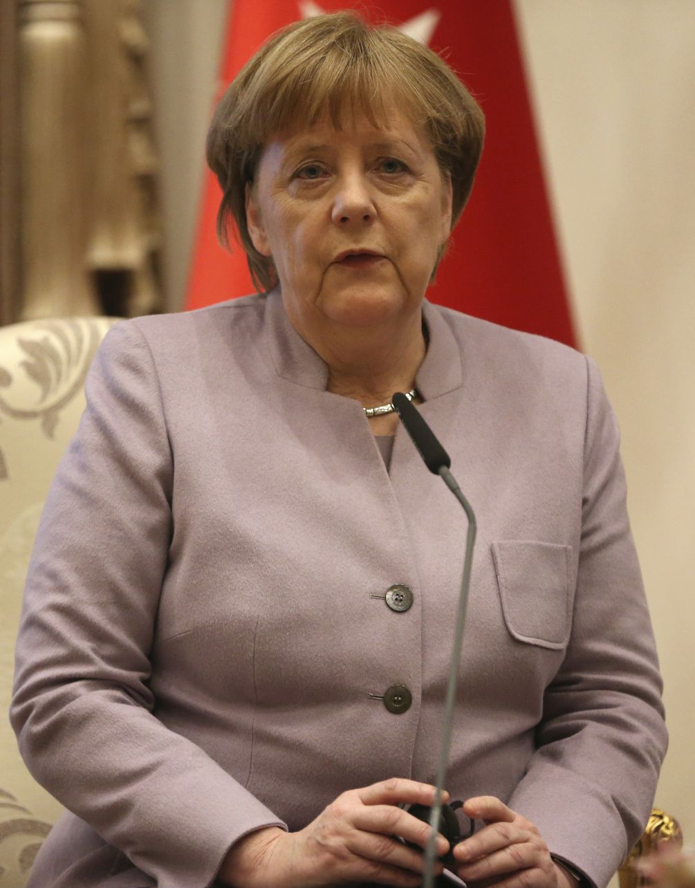 Германският канцлер Ангела Меркел заяви, че Европа не може да се откаже от принципа за териториална цялост на Украйна