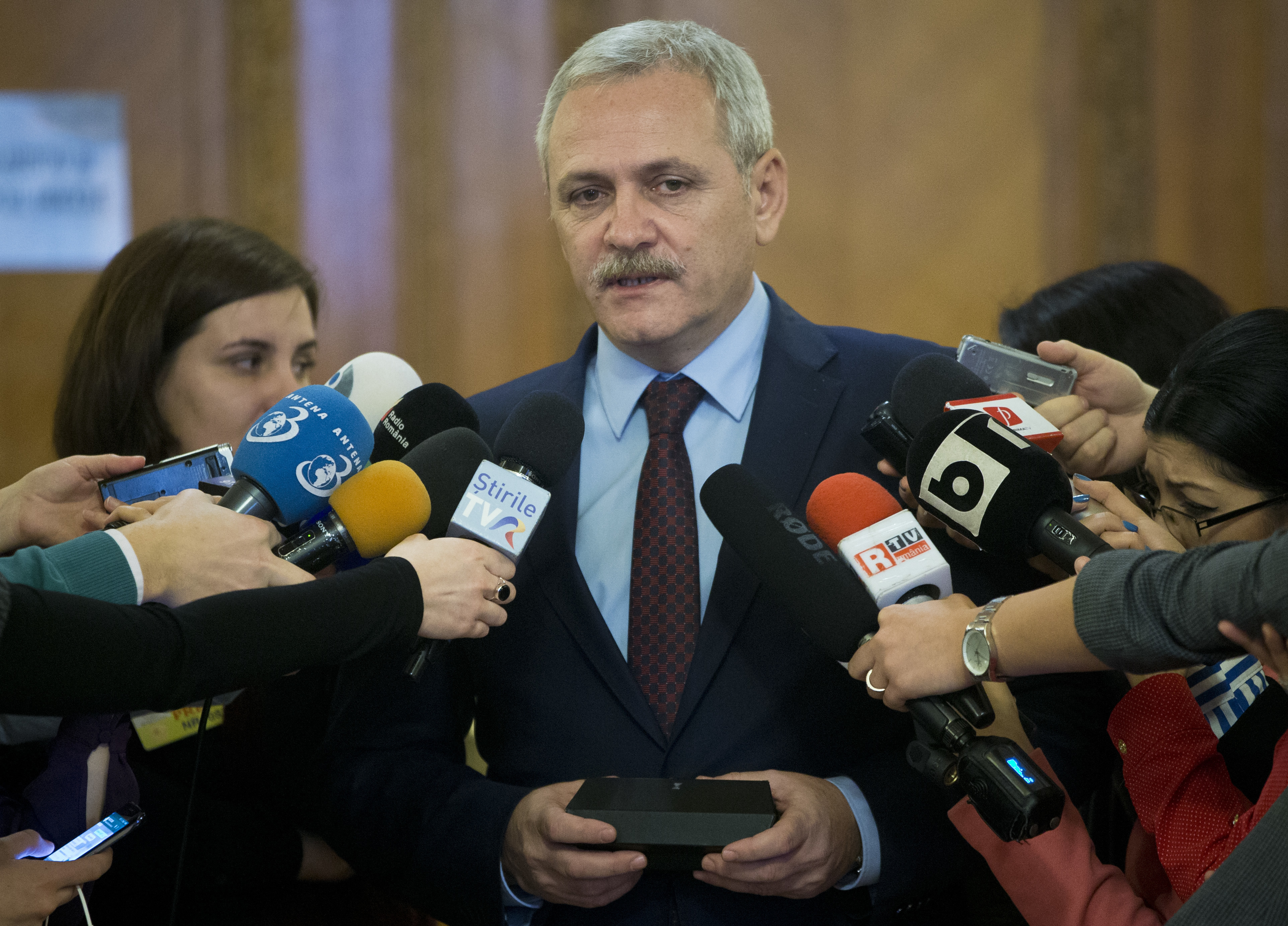 Румъния се отказа да смени скандалния указ със закон