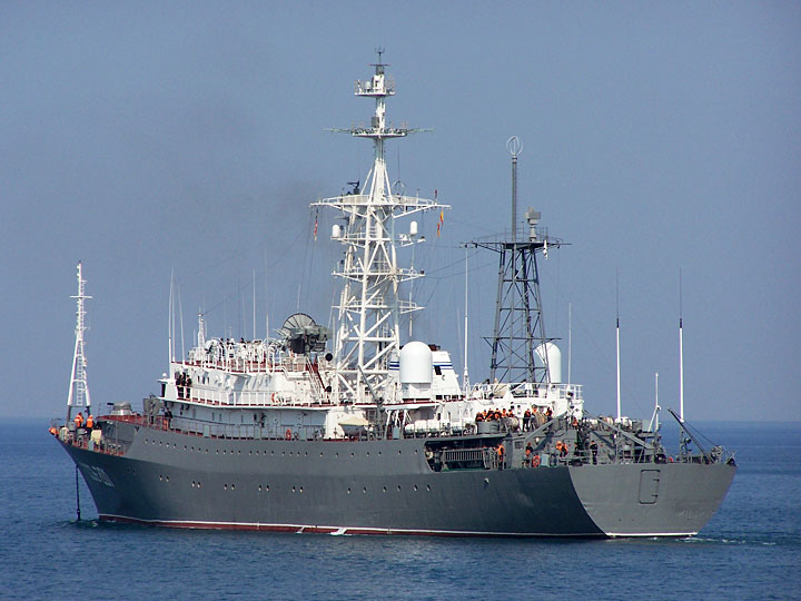 Кораб на руските ВМС се доближил до база на САЩ