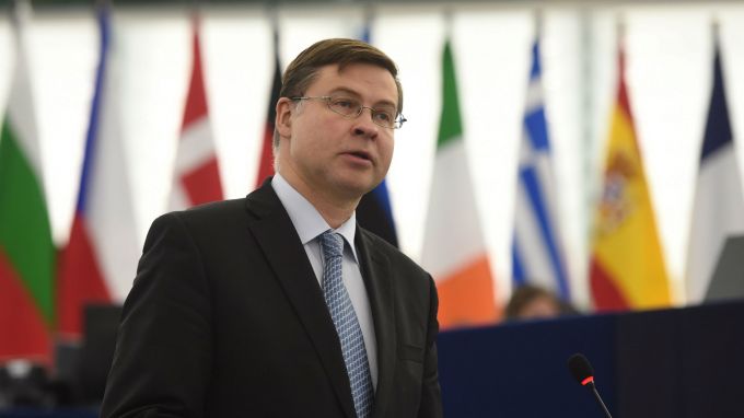 Валдис Домбровскис: Необходимо е бързо споразумение относно Гърция, за да се избегне по-нататъшна несигурност
