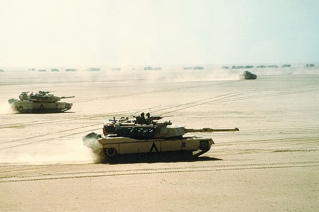 Първата известна употреба на DU муниции е в операция ”Пустинна буря” - войната при Залива през 1990 - 1990 г.