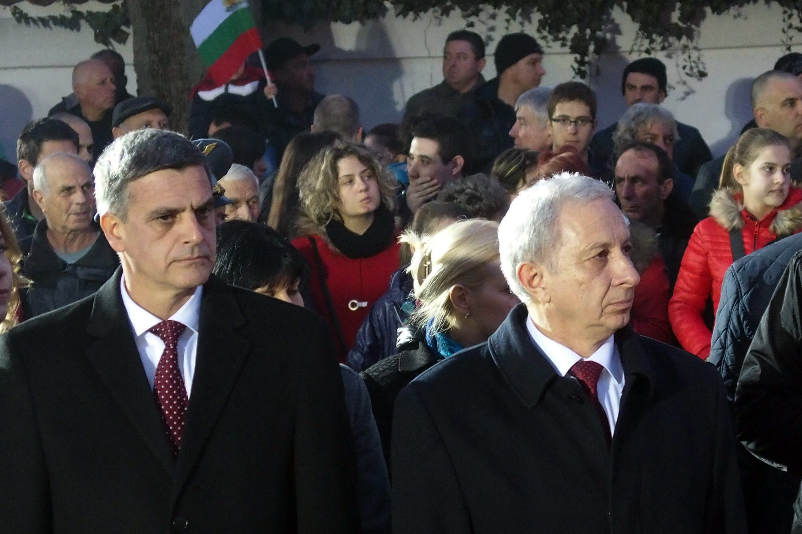Служебният премиер О. Герджиков на митинга посветен на гибелта на Васил Левски заедно с вицепремиера С. Янев