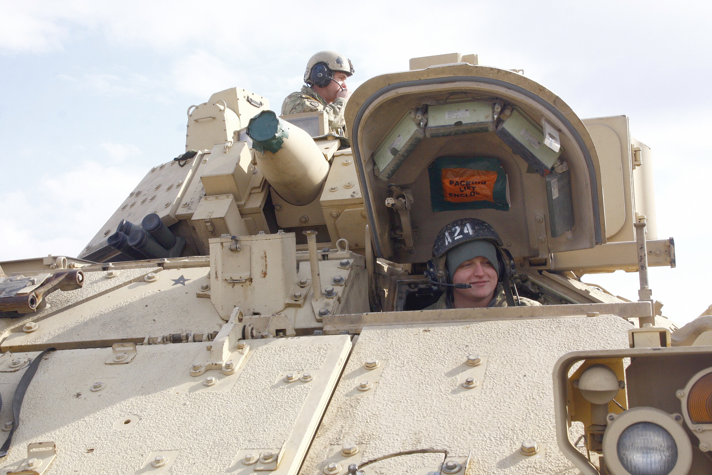 120 американски военни ще пристигнат на полигона, както и 15 машини ”Брадли” и 12 танка