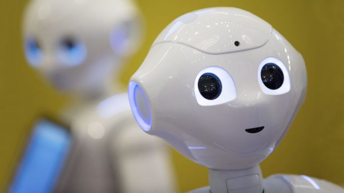 Веселин Русинов: Развитието на изкуствения интелект няма да изправи роботите срещу хората