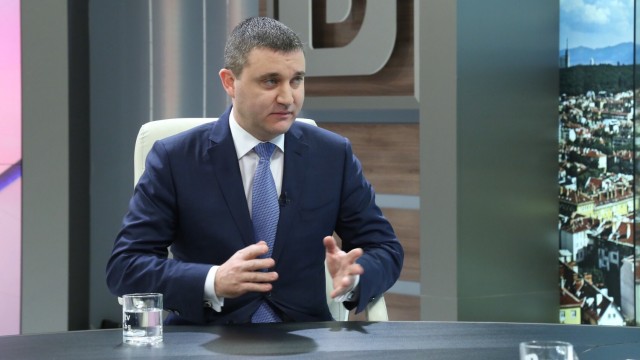 Горанов: Спекулацията за коалиция ГЕРБ-БСП е лов за гласове