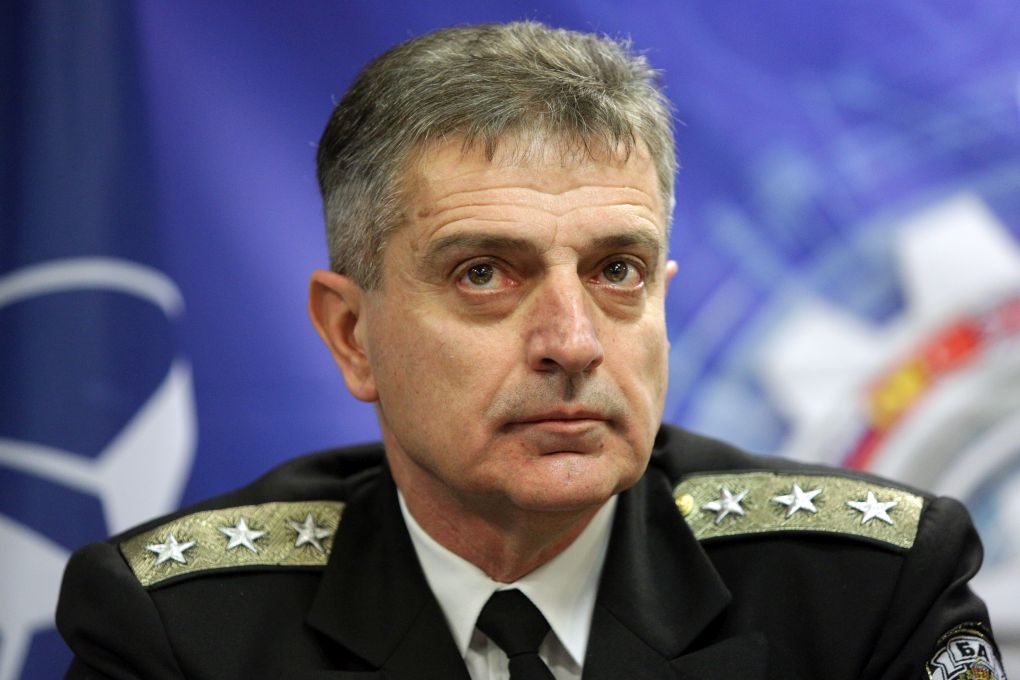 Явно е че се е получил срив в информацията при