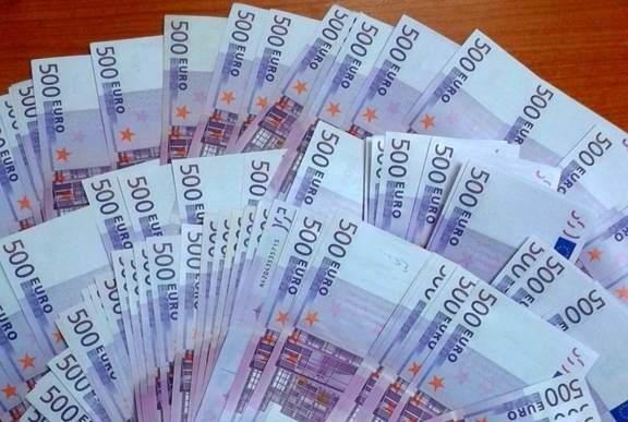 Кипър забранява плащане в брой над €10 000