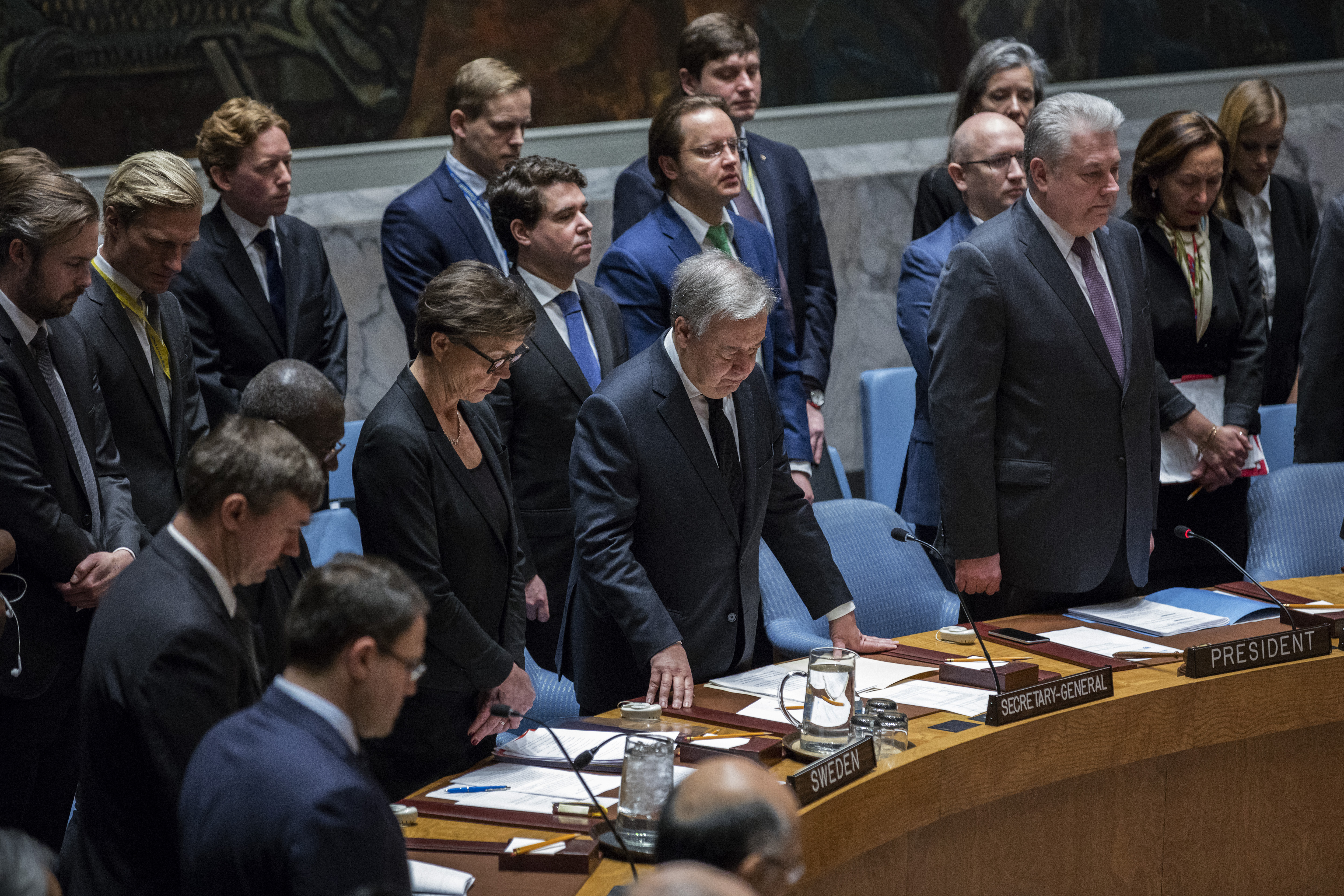 Минута мълчание зя Виталий Чуркин бе спазена в Съвета за сигурност на ООН още във вторник. Отпред вторият отдясно е Гутериш