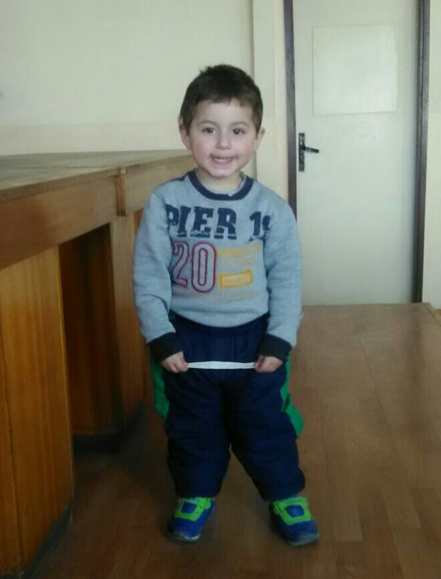 МВР търси роднини на малко момченце, открито в София