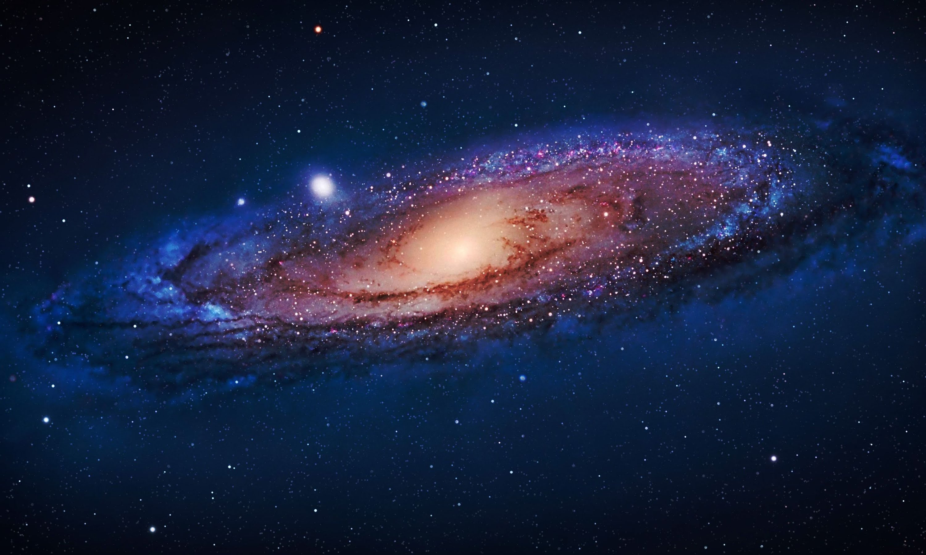 Андромеда се намира на 2,5 милиона светлинни години от Земята