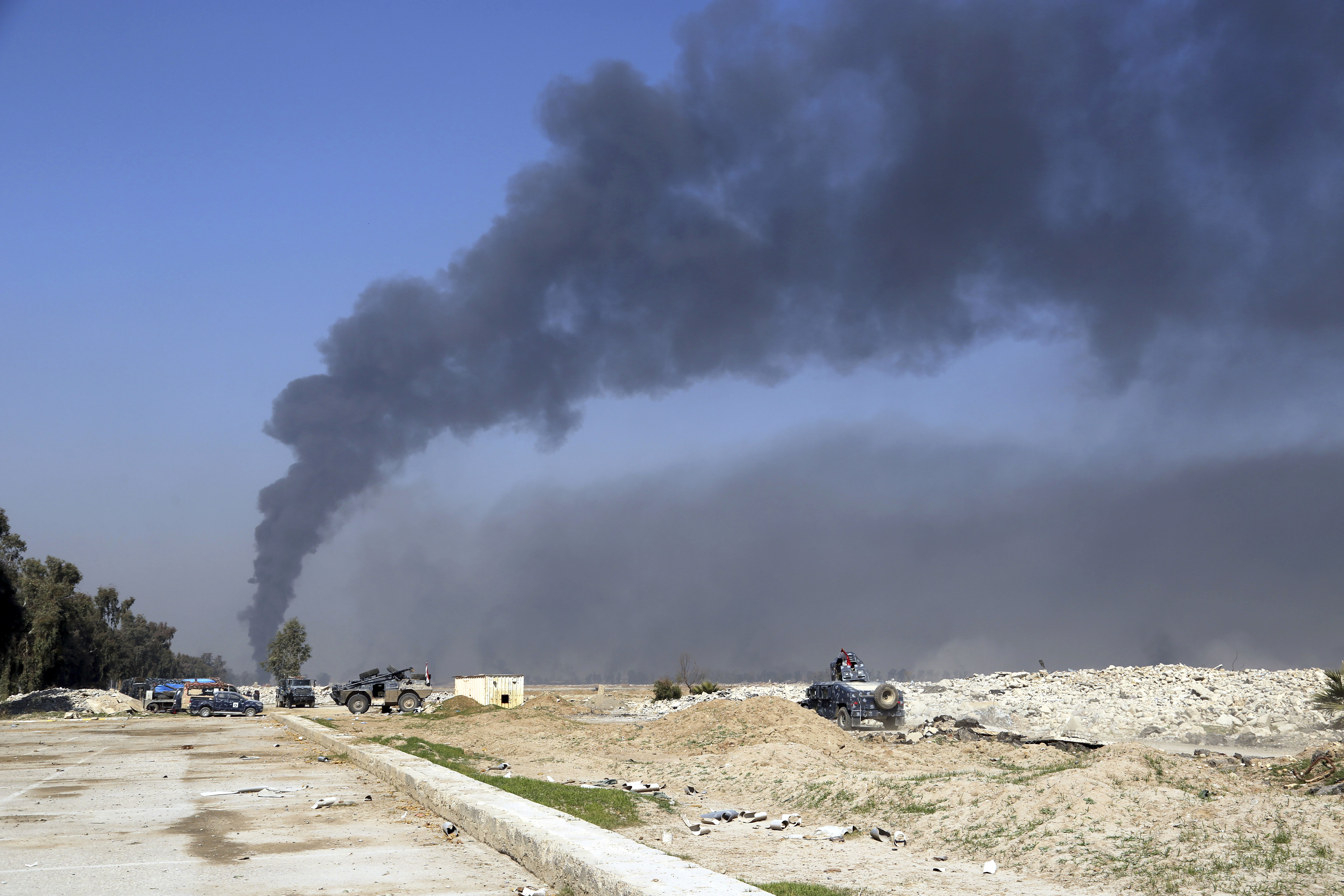 ВВС на Ирак удариха по позиции на ИД в Сирия