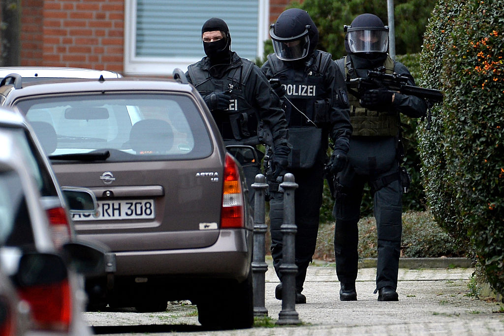 Германски полицаи са готови да ловят в страната шпиони на Анкара