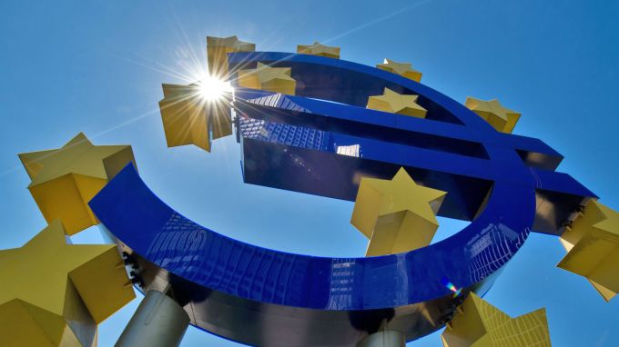 Бьокенкамп: Еврозоната да се раздели на две - силните и слабите икономики
