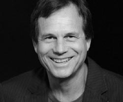 Почина Бил Пакстън