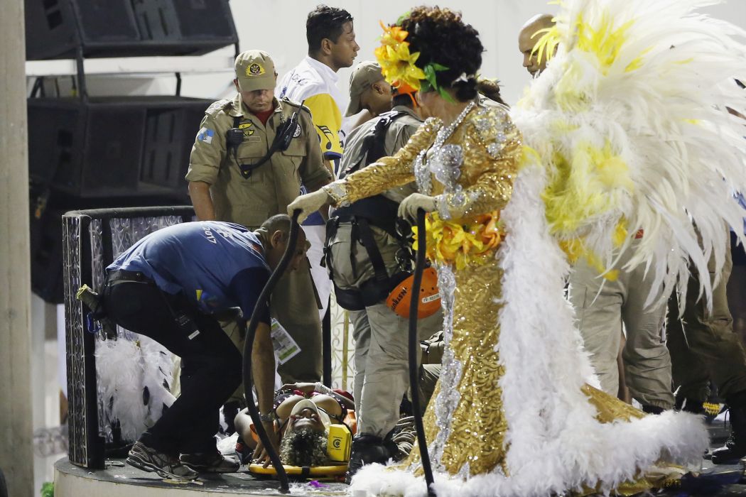 17 пострадали при инцидент на карнавала в Рио (снимки)