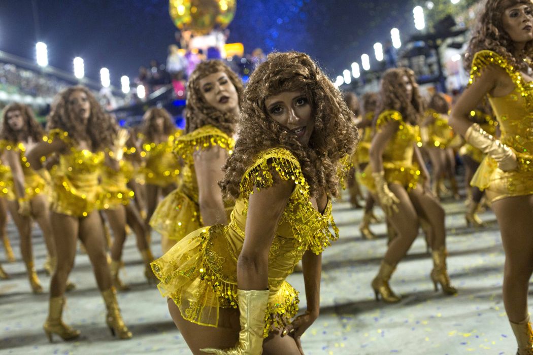 Школата Унидос да Тижука имитира Бионсе на карнавала в Рио де Жанейро