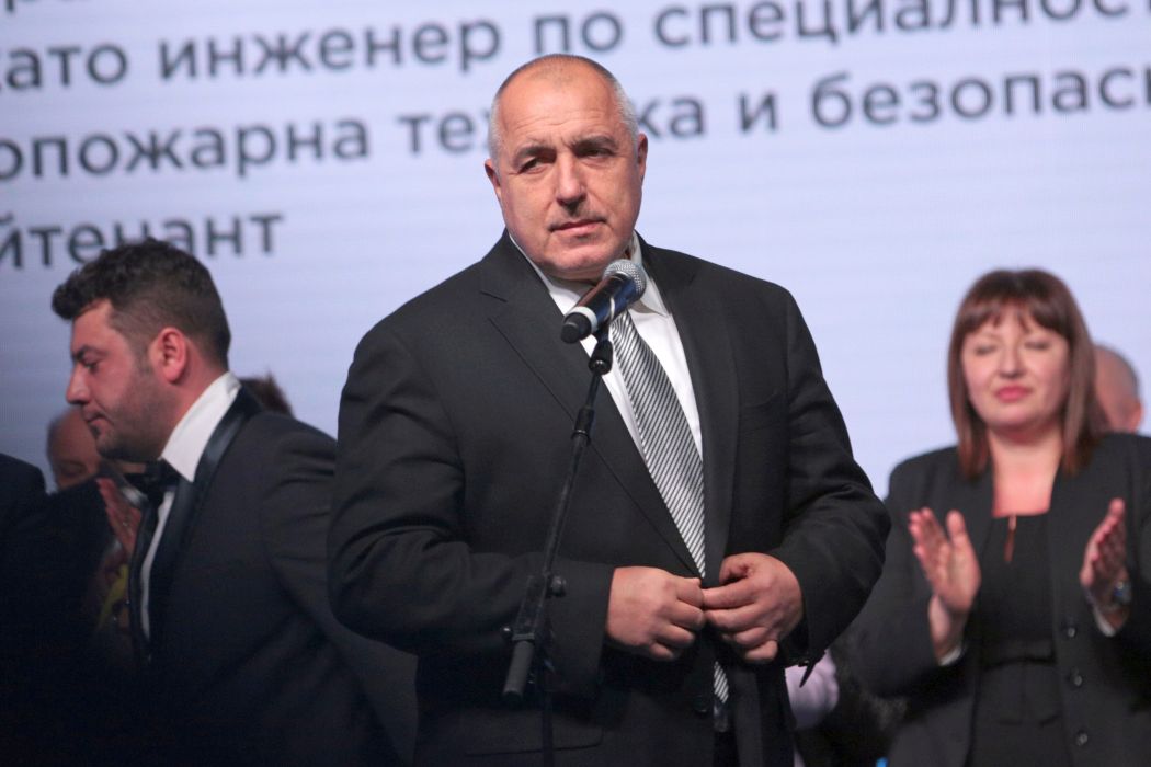 Когато целуват ръка на Борисов