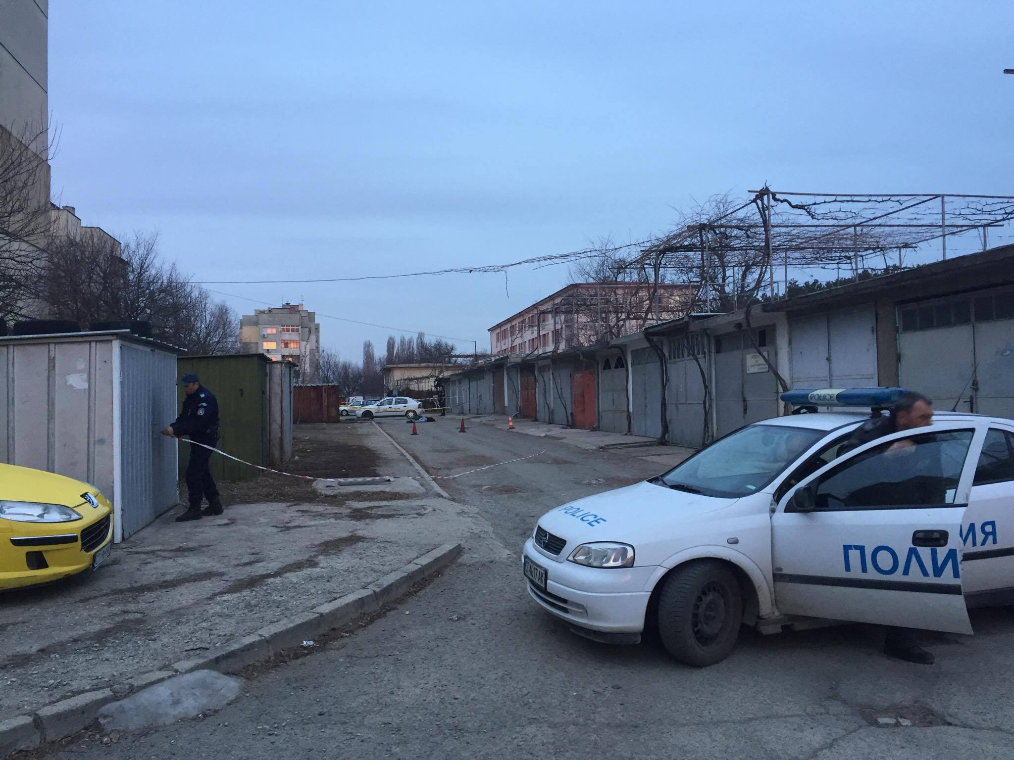 Труповете са открити около 6.30 ч. тази сутрин