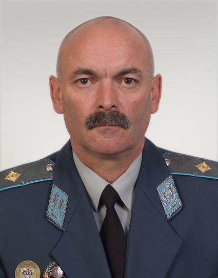 Бригаден генерал Михаил Попов е учил във военен колеж в САЩ