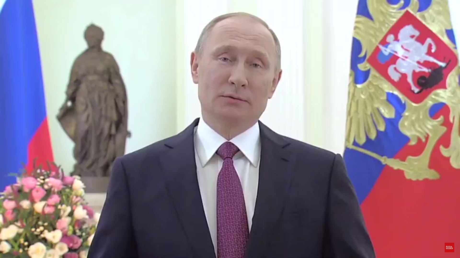 Владимир Путин поздрави рускините за 8 март със стих