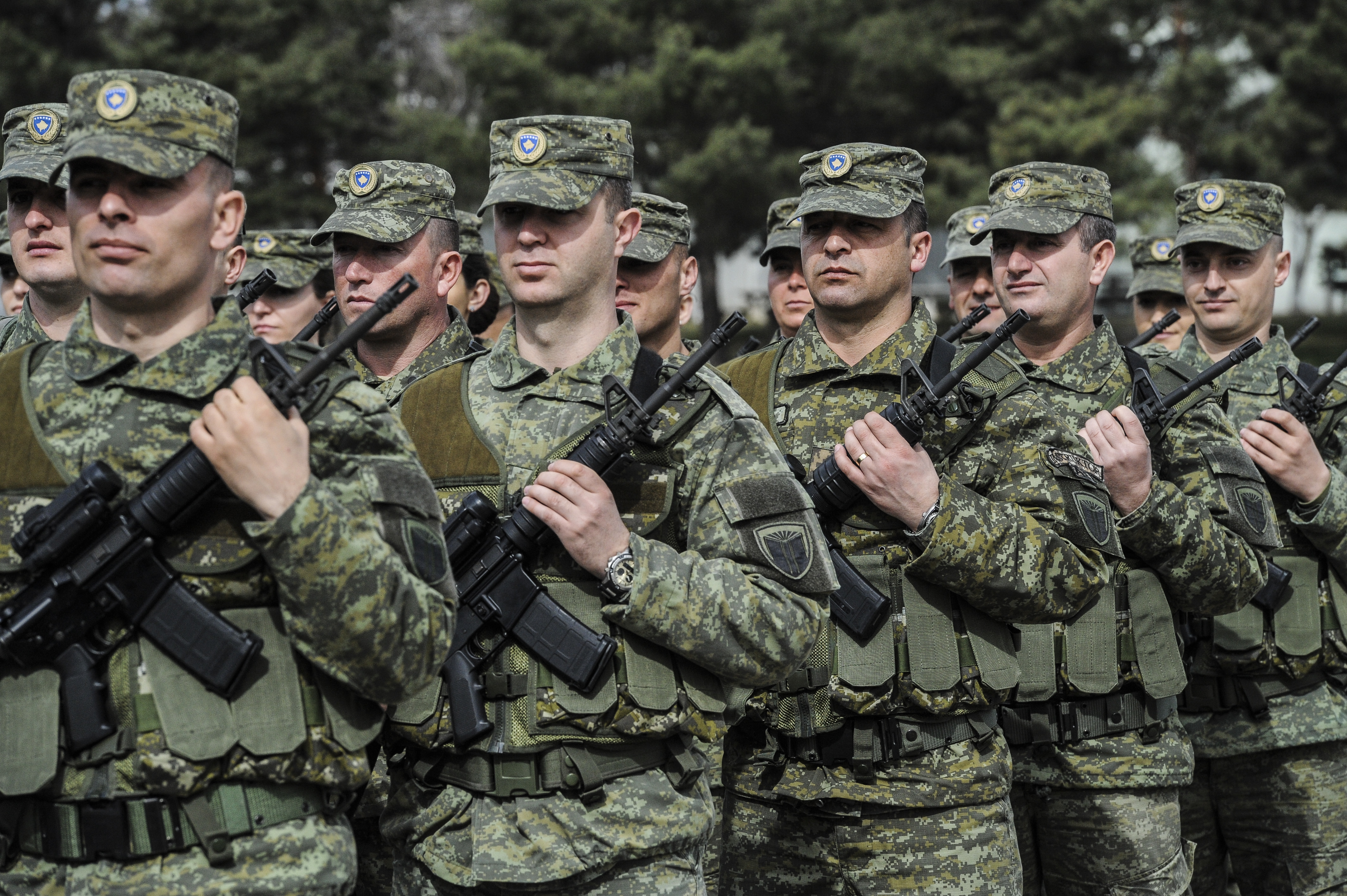 Превръщането на Силите за сигурност на Косово в армия е сред най-конфликтните политически проблеми в страната в момента