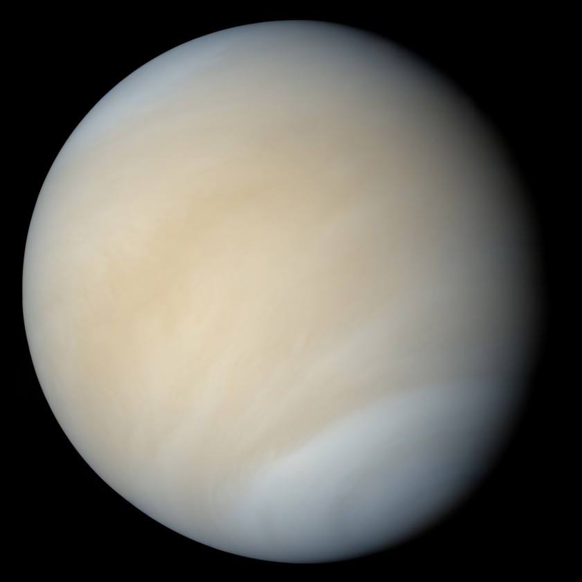 Венера заснета от сондата Маринър 10 през 1974 година (снимка с реален цвят)