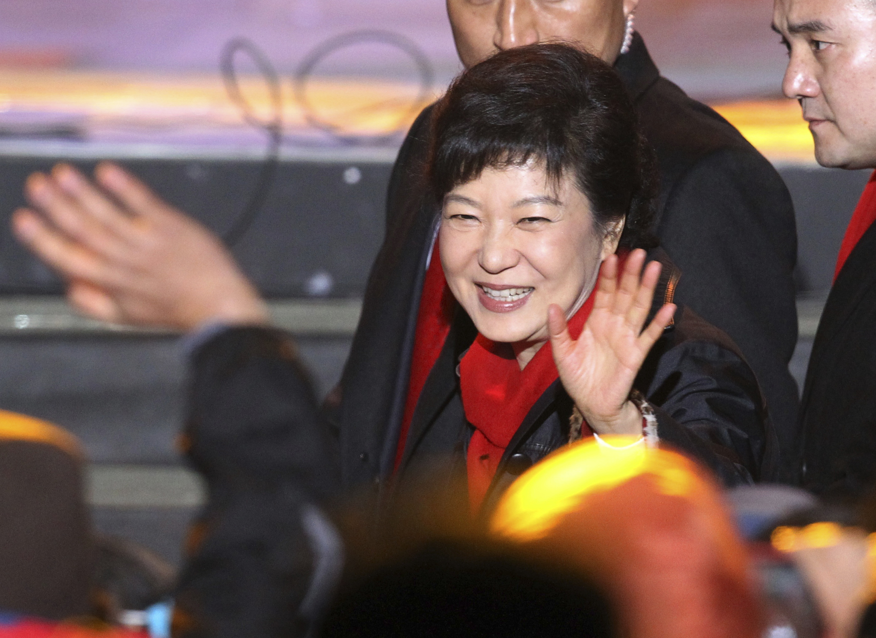 Декември 2012-а. Пак Гън-хе е избрана за президент на Южна Корея