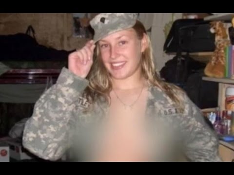 Скандал с голи снимки на жени военнослужещи