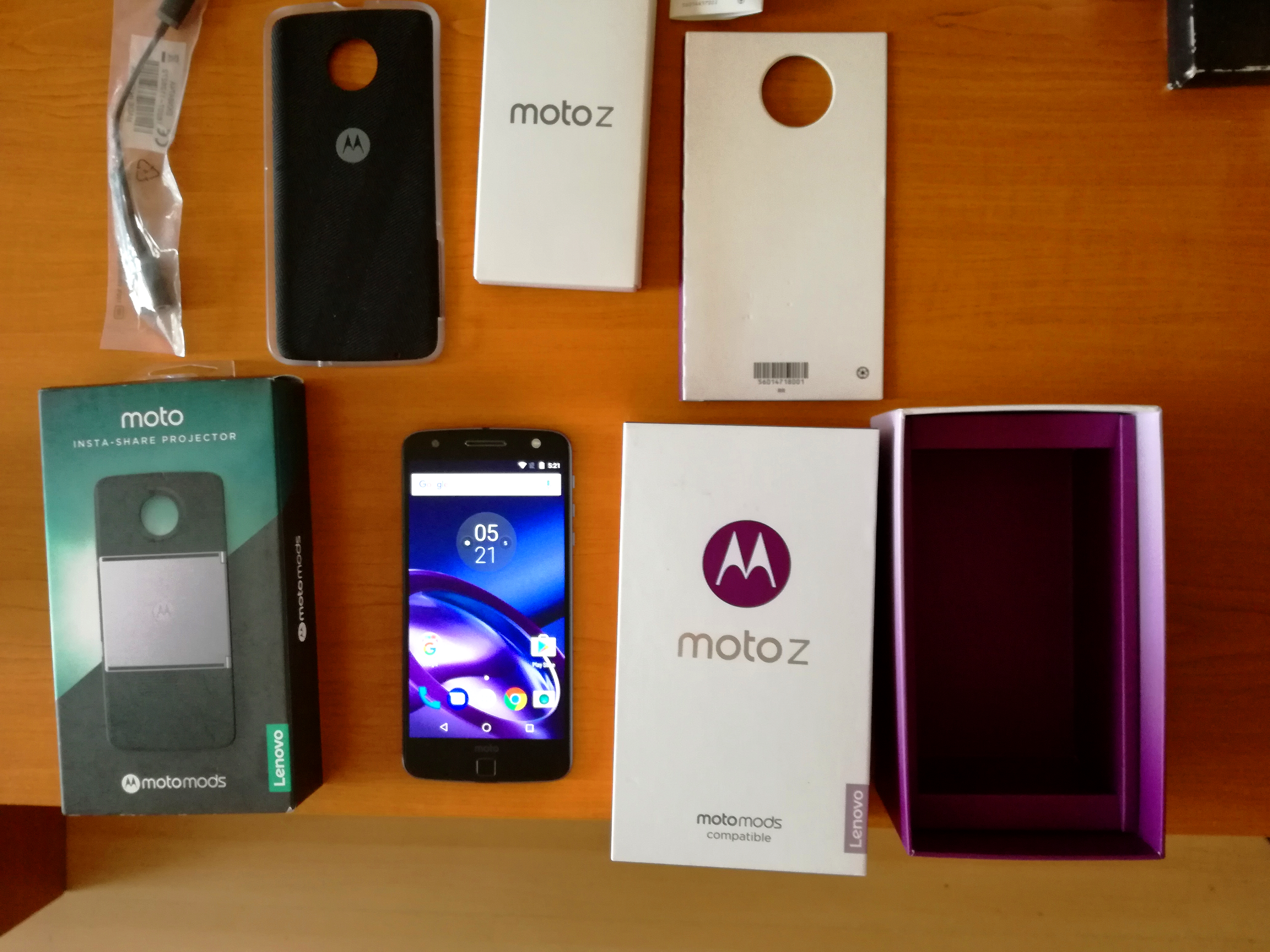 Комплектът на Motorola Moto Z