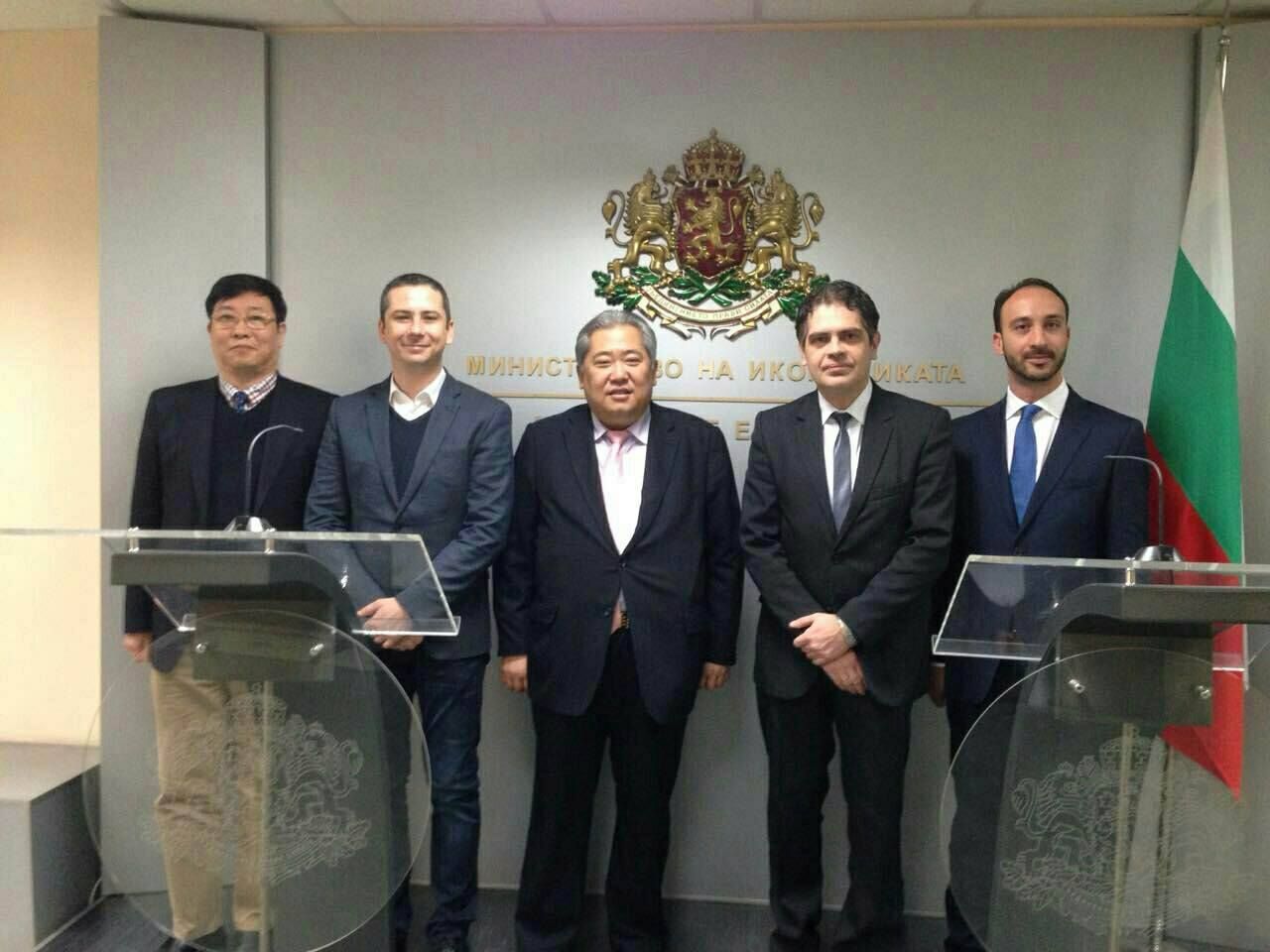 Лъчезар Борисов и Любомир Ганчев с представители на китайския бизнес