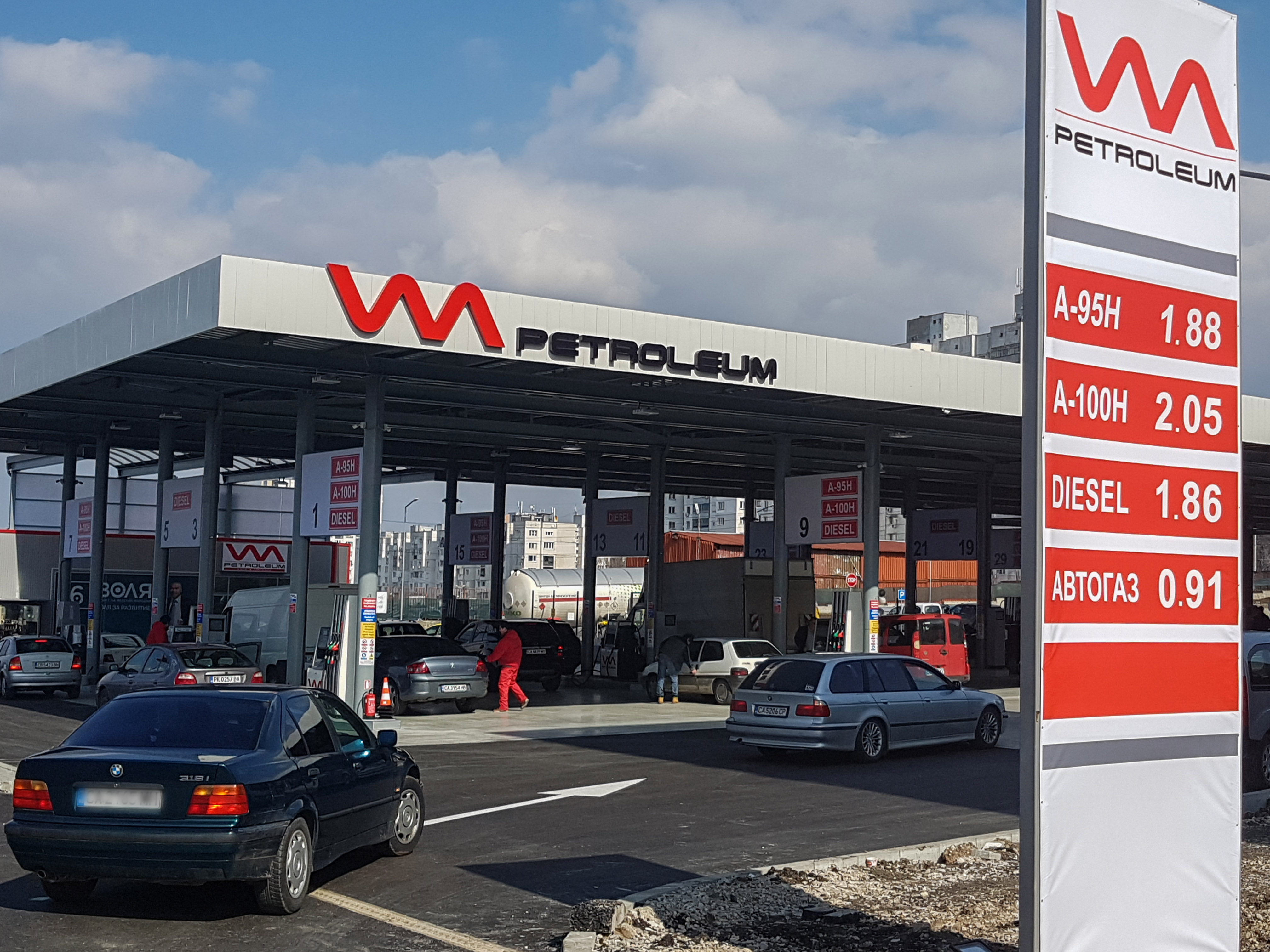 Марешки отвори най-голямата бензиностанция на Балканите
