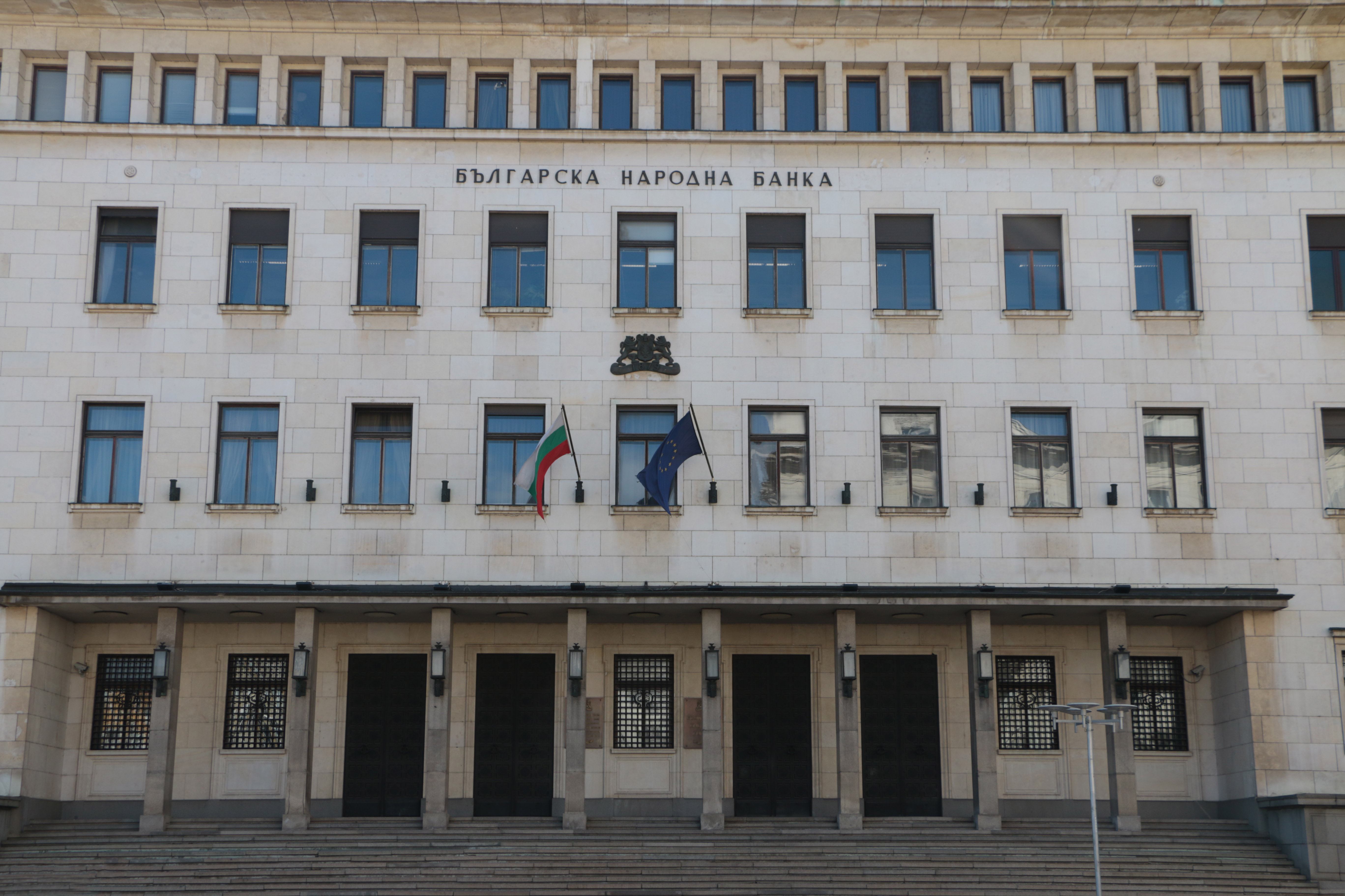 Необслужваните кредити намаляват, отчете Българска народна банка