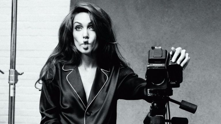 Листаешь фото анджелины джоли песня Листаешь фото анджелины джоли песня