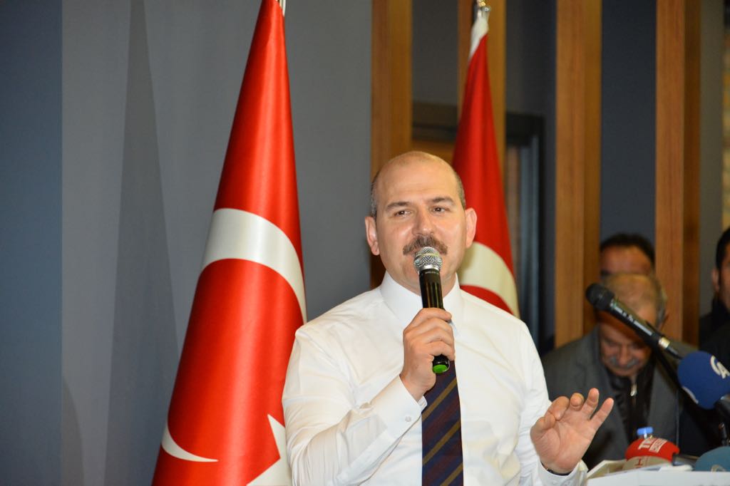 Турски министър: Шокираме Европа с 15 000 бежанци на месец