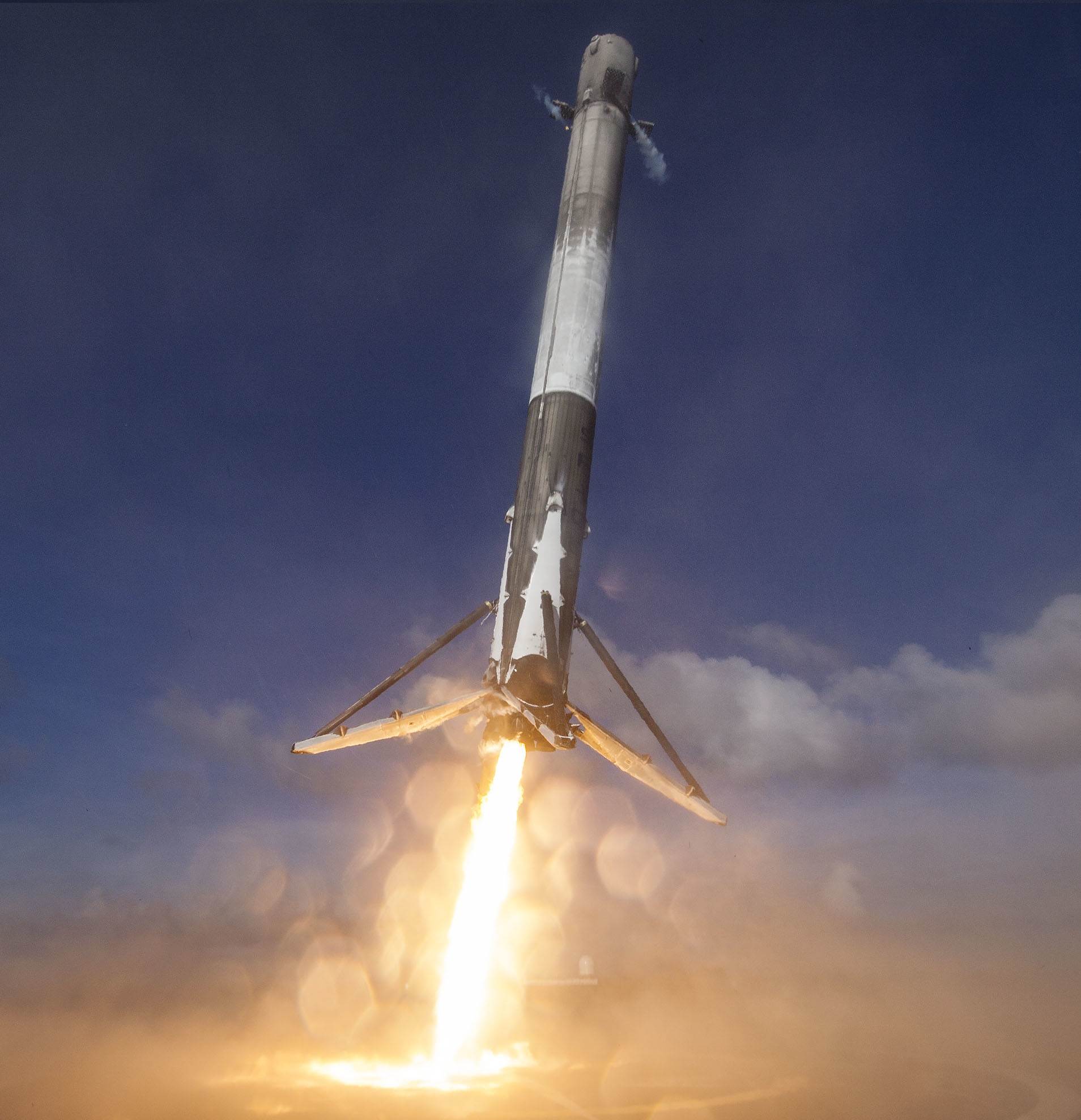 Само за 3 години технологията за приземяването на Falcon 9 бе увладяна