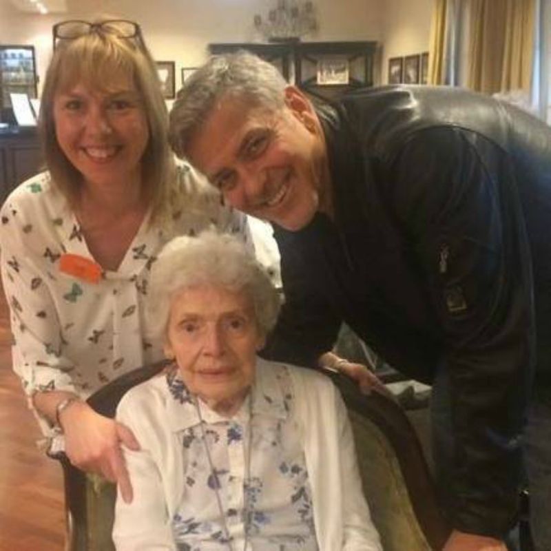 Джордж Клуни поздрави 87-годишна фенка за рождения ден