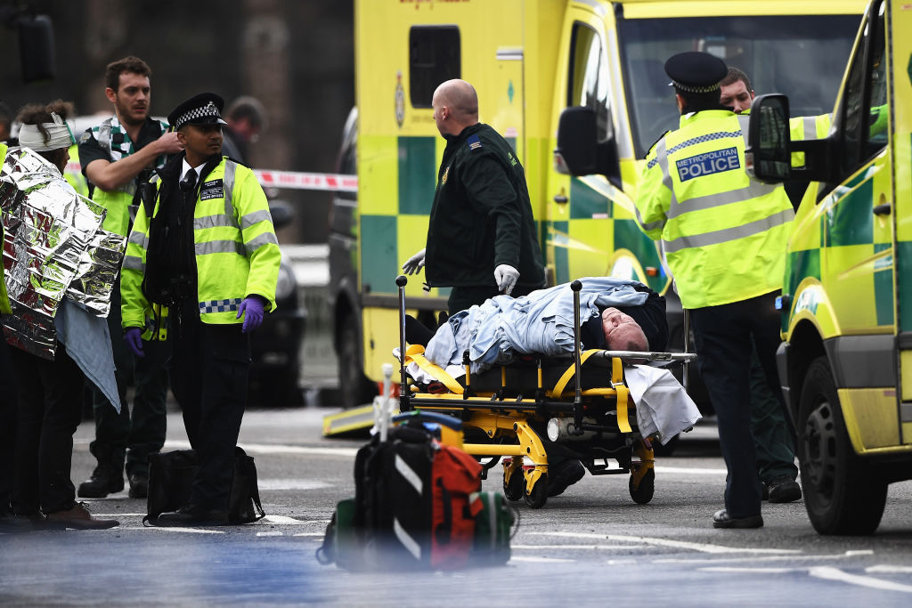 Издирват съучастници на терориста от Лондон