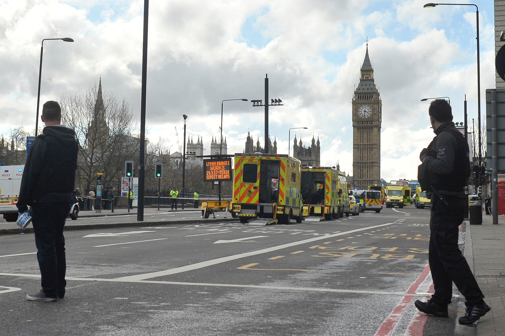 Терористи удариха символа на британската демокрация - парламента и Уестминстърския мост