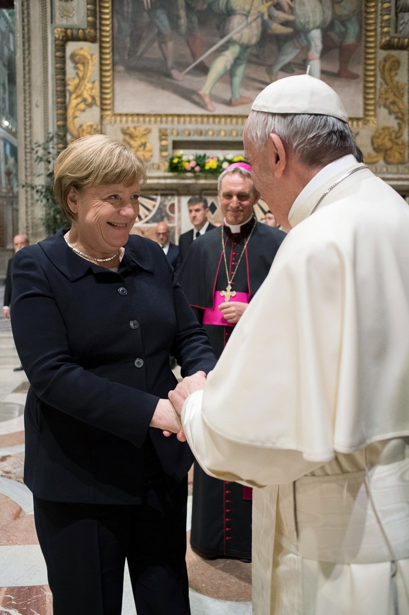 Ангела Меркел окачестви като трогателни и вдъхновяващи изказвания на папа Франциск