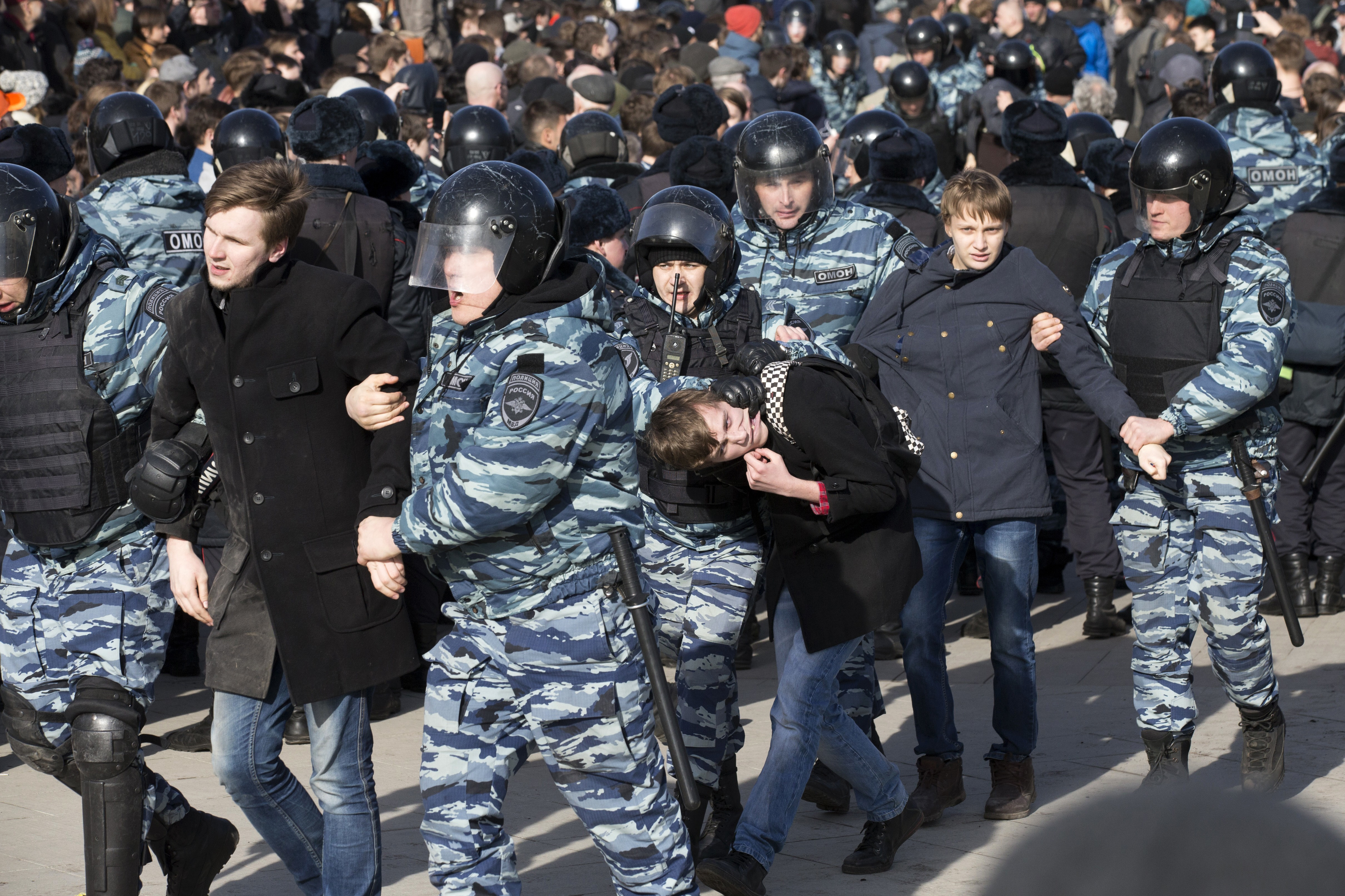 ЕС и САЩ: Русия да пусне незабавно арестуваните демонстранти