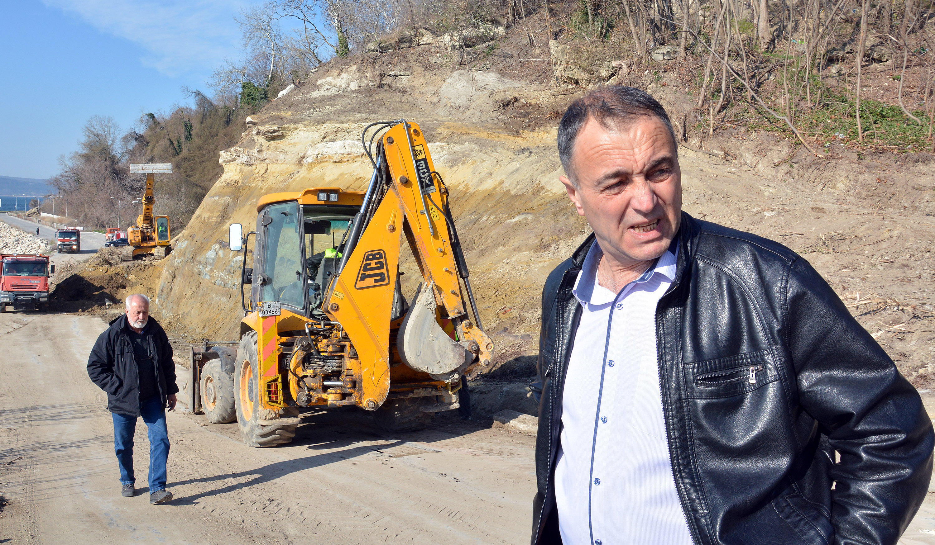 Областният управител Тодор Йотов инспектира района на аварийните дейности в Морската градина във Варна