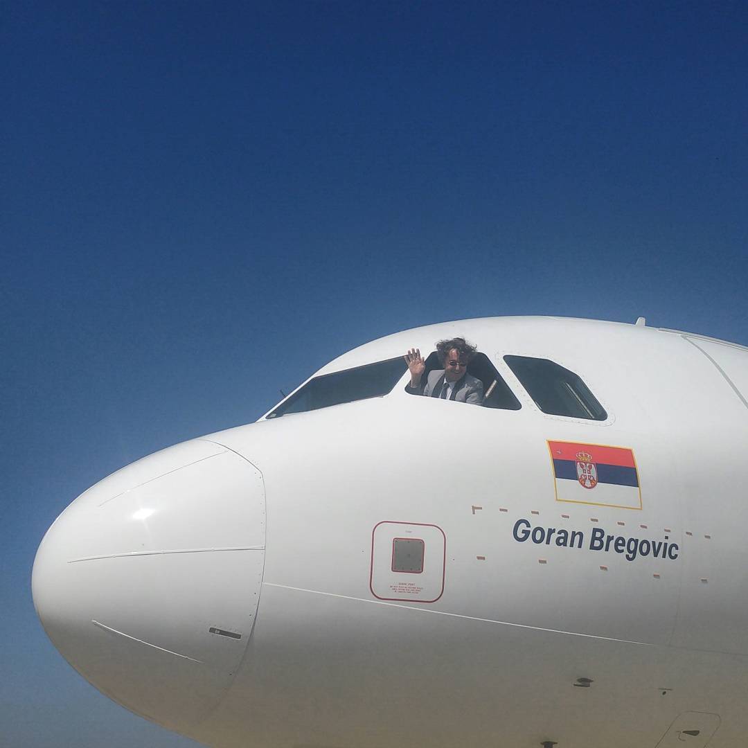 ”Еър Сърбия” кръсти самолет на Горан Брегович