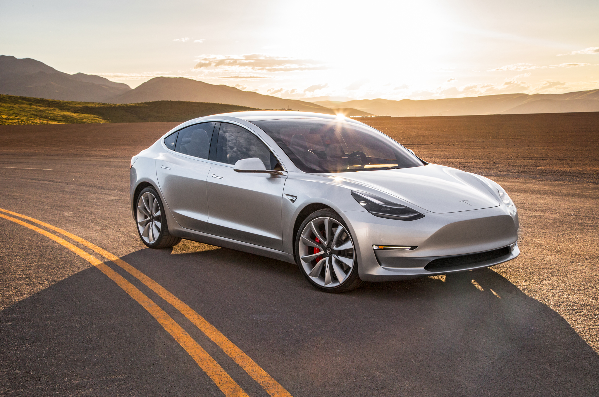 Tesla Model 3 ще ускорява два пъти по-бавно от Model S