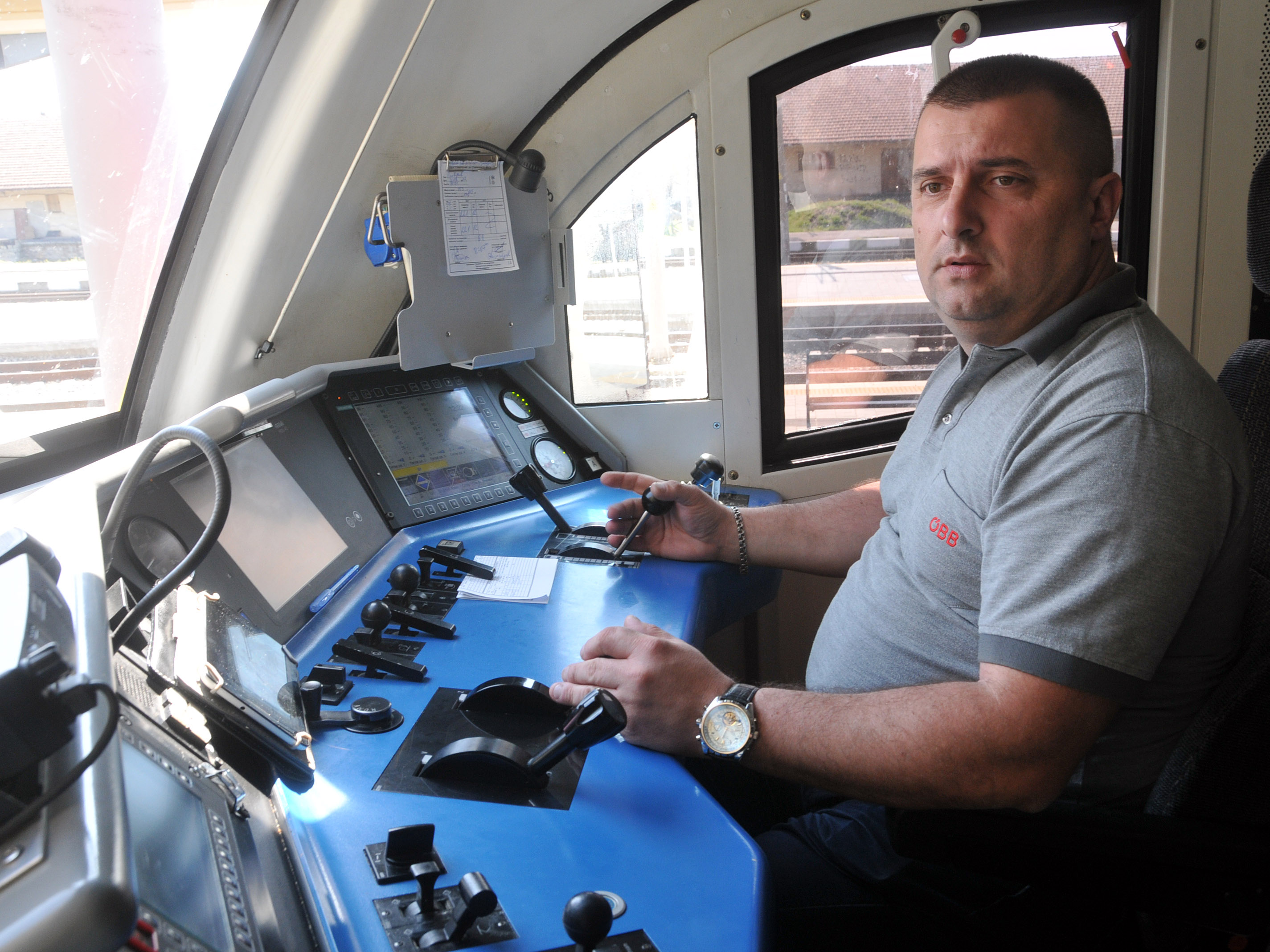 Пътуваме до Скопие с влак през 2027 г.