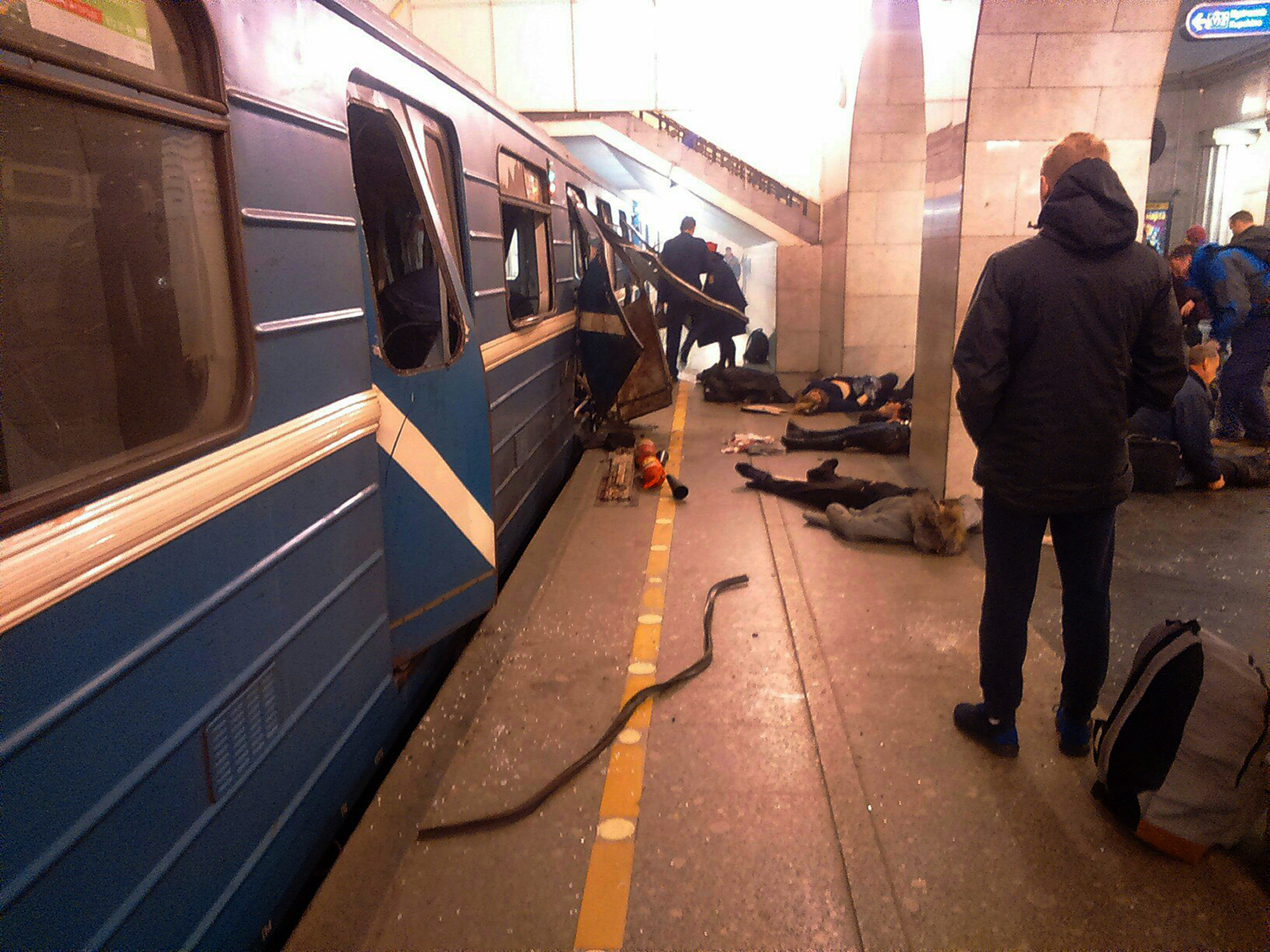 Убити и ранени при атентат в метрото в Санкт Петербург